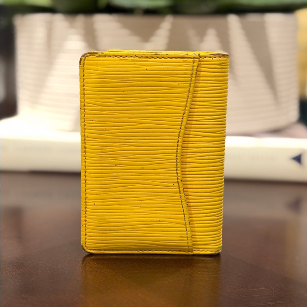 Louis Vuitton Vintage Epi Card Holder - Picture 8 of 13